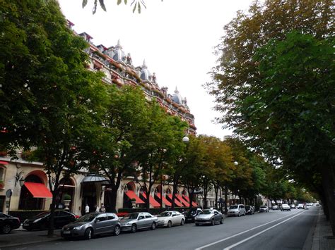 montaigne avenue paris